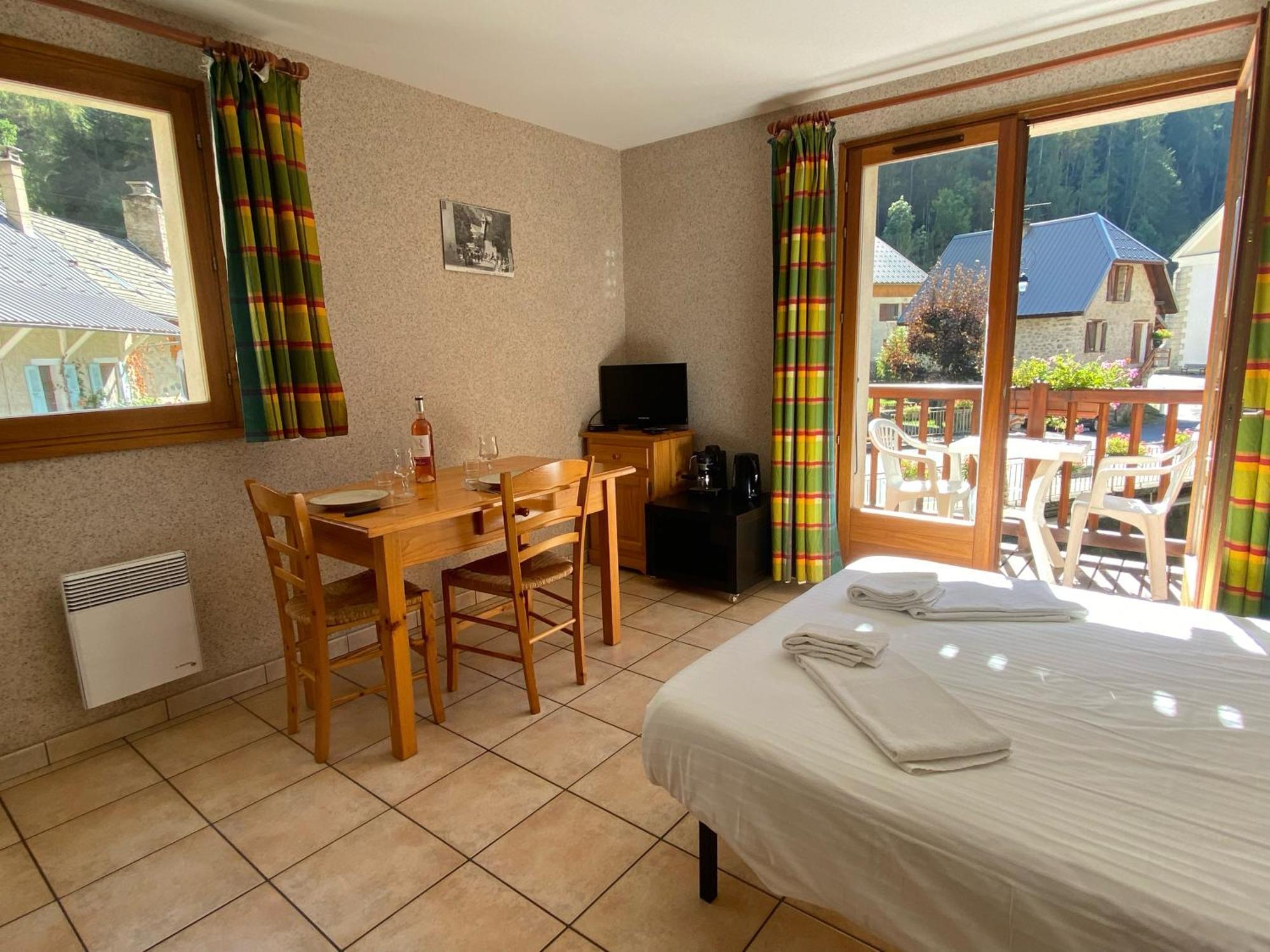 L'Edelweiss Apartment La Chapelle-en-Valgaudemar Bagian luar foto